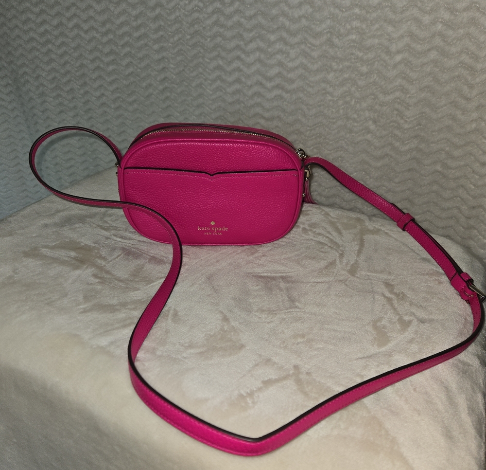 NWOT Kate Spade Kourtney Bright Pink Pebbled Leather Crossbody Camera Bag
